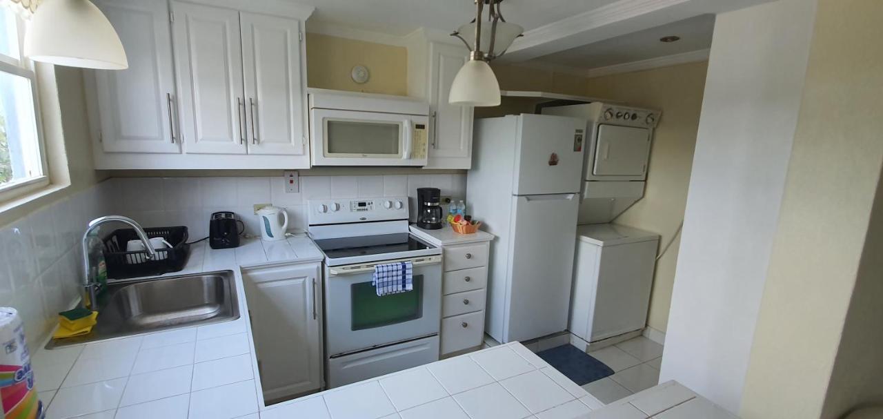 Hastings Towers 4D - Studio Apt Opp Beach Bridgetown Exterior photo