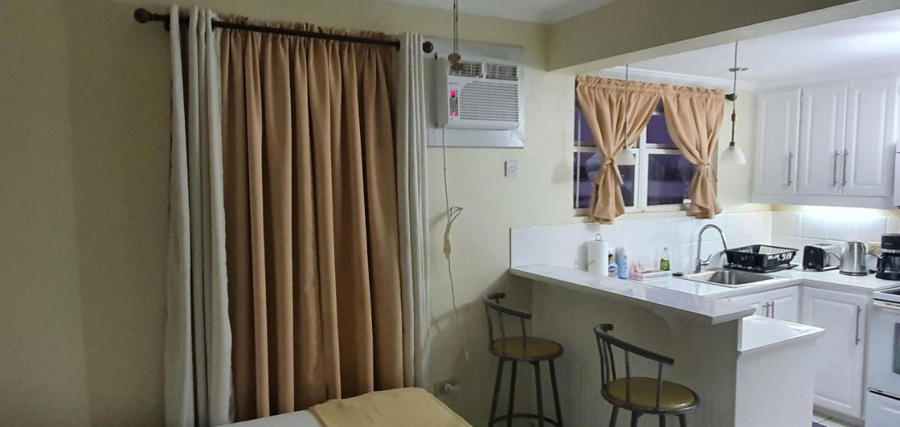 Hastings Towers 4D - Studio Apt Opp Beach Bridgetown Exterior photo